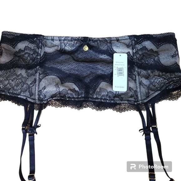 Natori Lingerie Size Medium Black Chantelle Lace Nude Lining Garter Belt NWT